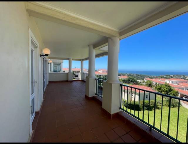 3 BEDROOM APARTMENT FOR SALE IN LA LUCIA